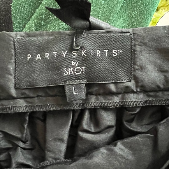 Black silk party skirt size L - Picture 3 of 4